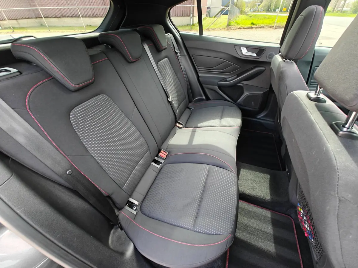 1.0 EcoBoost ST Line Business | LED | Panoramadak | Stoel en stuurverwarming | B&O systeem
