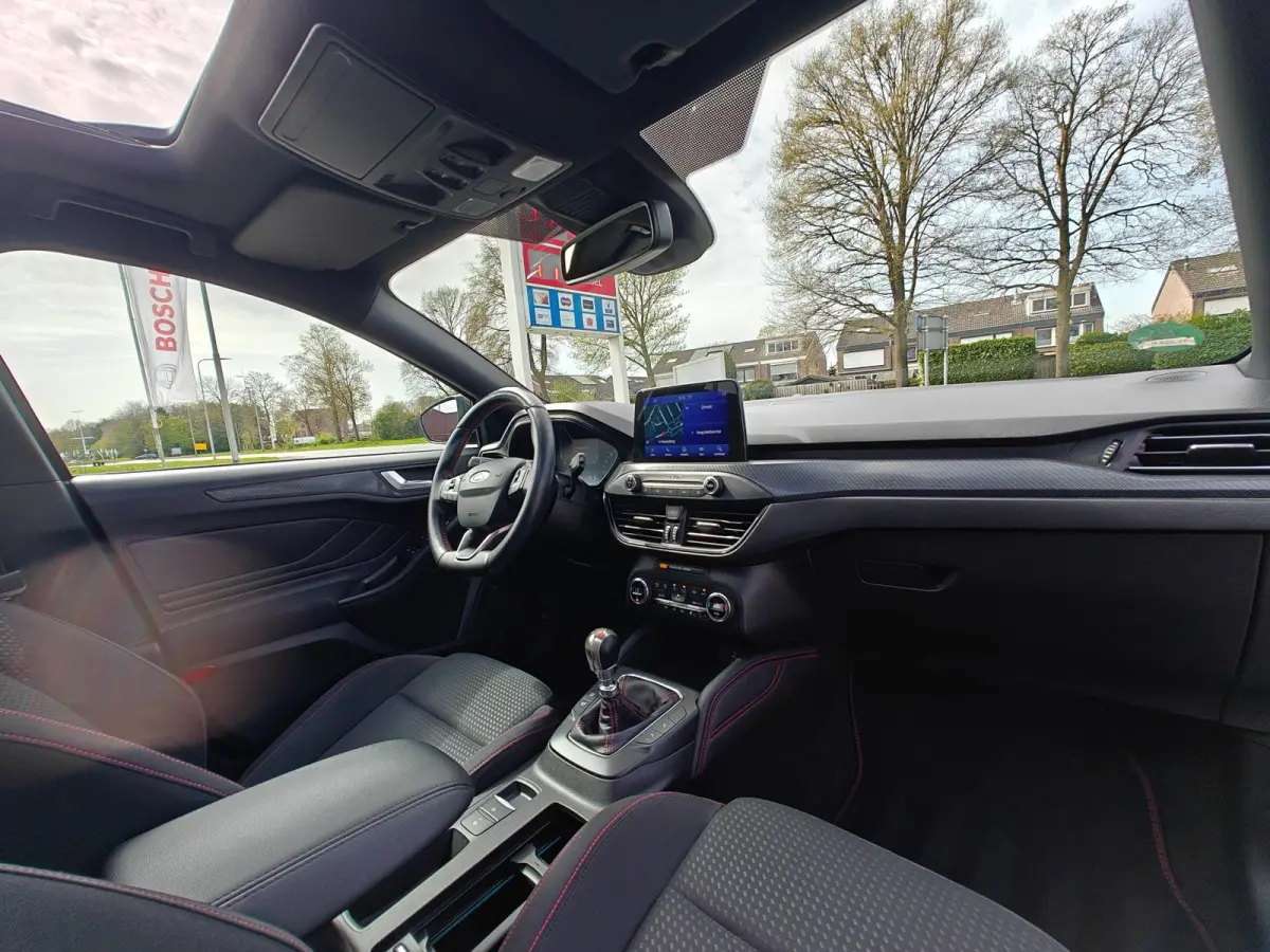 1.0 EcoBoost ST Line Business | LED | Panoramadak | Stoel en stuurverwarming | B&O systeem