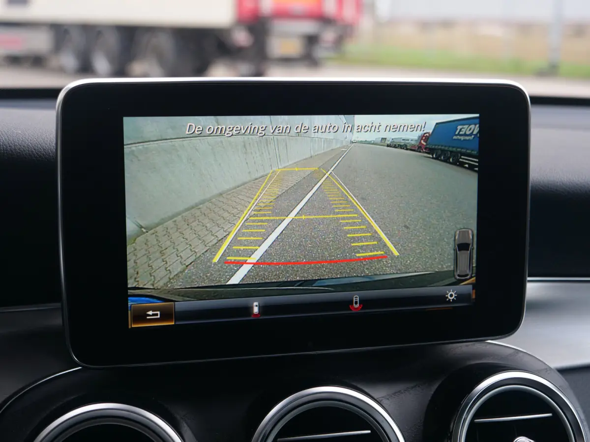 GLC 250 4MATIC | AMG | NL auto | Panorama | Burmester | Aantoonbaar onderhouden..