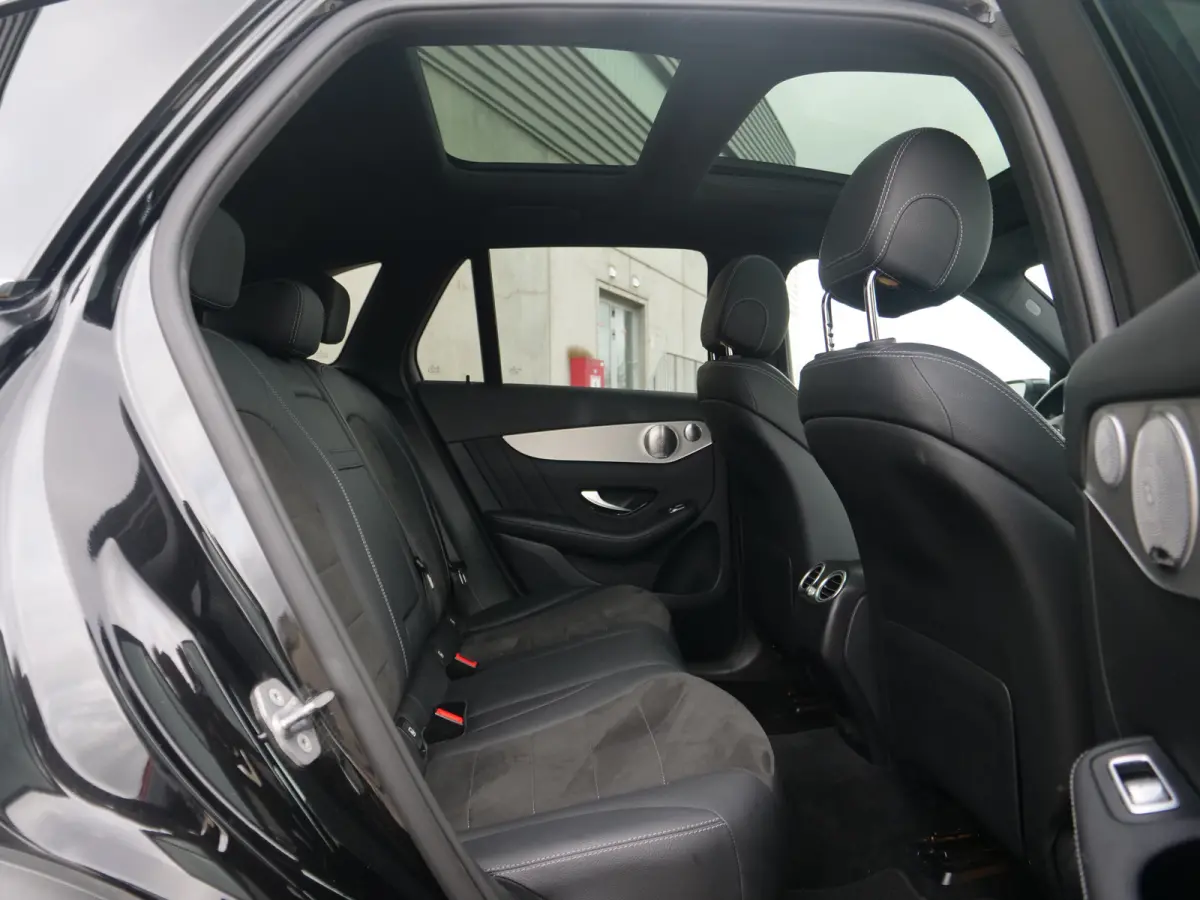 GLC 250 4MATIC | AMG | NL auto | Panorama | Burmester | Aantoonbaar onderhouden..
