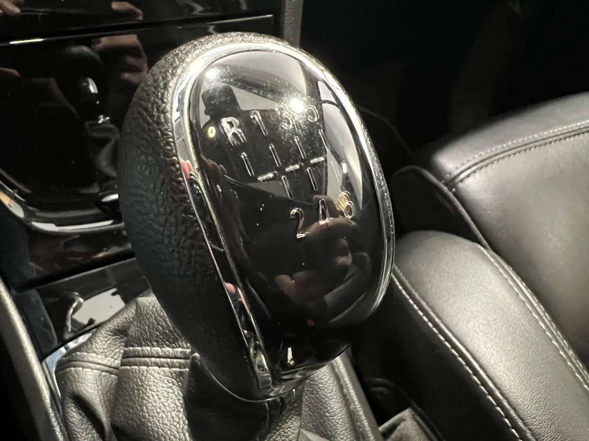 1.4 Turbo Black Edition | Navigatie/Android/Apple Carplay | Stoel + Stuur verw. | Comfortstoelen Leder | Schuifdak | LMV 18" | Cruise Control | DAB | PDC V+A | Camera | Climate Control