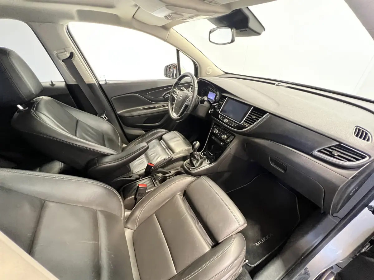 1.4 Turbo Black Edition | Navigatie/Android/Apple Carplay | Stoel + Stuur verw. | Comfortstoelen Leder | Schuifdak | LMV 18" | Cruise Control | DAB | PDC V+A | Camera | Climate Control