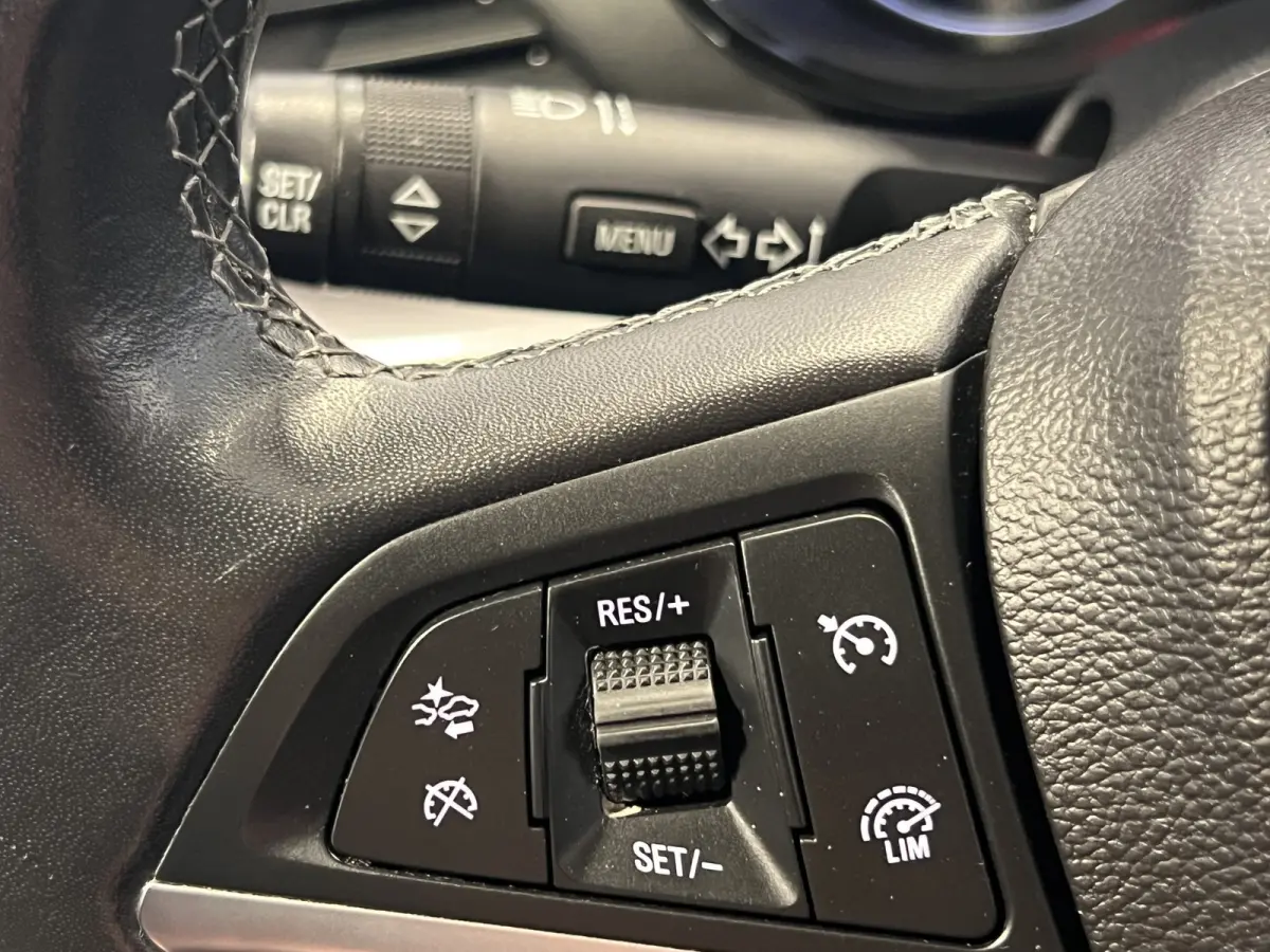 1.4 Turbo Black Edition | Navigatie/Android/Apple Carplay | Stoel + Stuur verw. | Comfortstoelen Leder | Schuifdak | LMV 18" | Cruise Control | DAB | PDC V+A | Camera | Climate Control