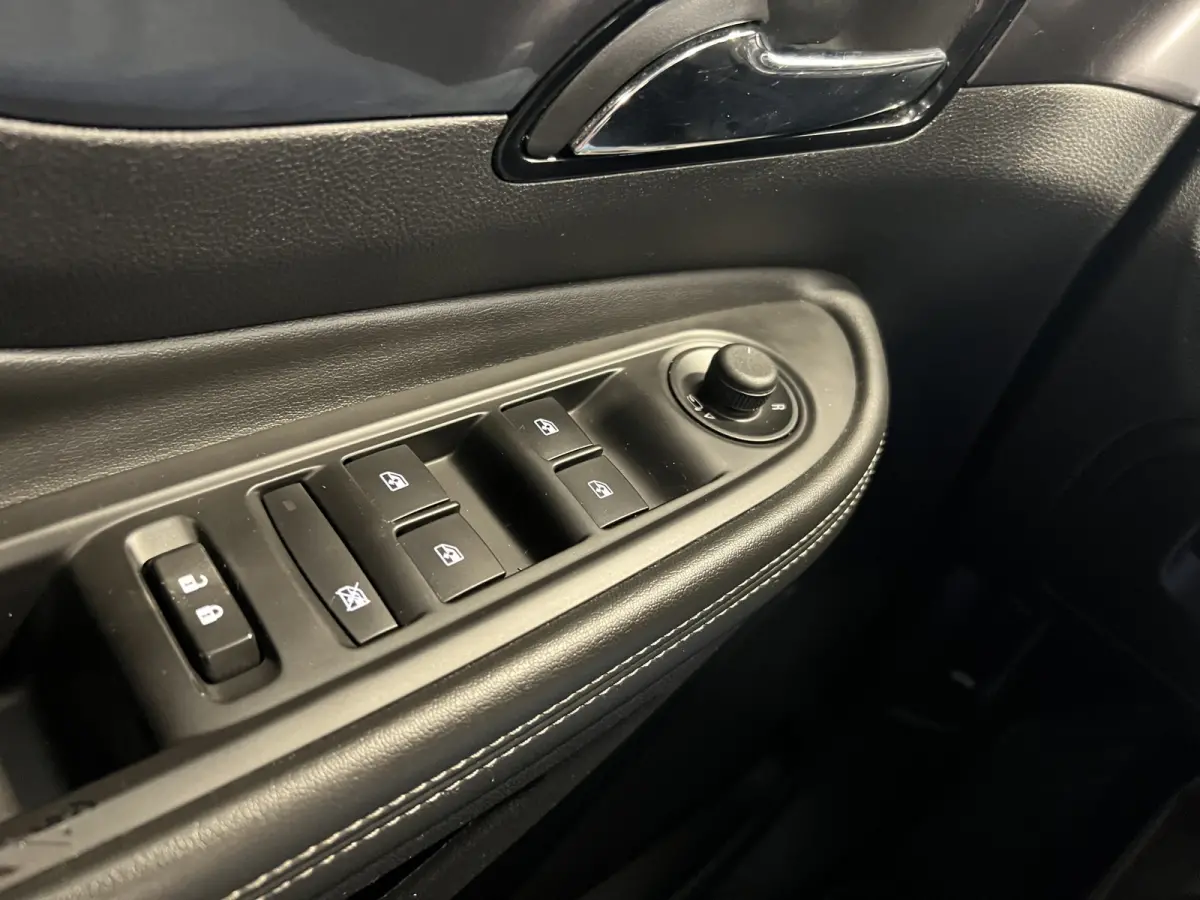 1.4 Turbo Black Edition | Navigatie/Android/Apple Carplay | Stoel + Stuur verw. | Comfortstoelen Leder | Schuifdak | LMV 18" | Cruise Control | DAB | PDC V+A | Camera | Climate Control