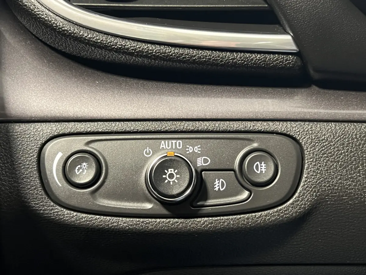 1.4 Turbo Black Edition | Navigatie/Android/Apple Carplay | Stoel + Stuur verw. | Comfortstoelen Leder | Schuifdak | LMV 18" | Cruise Control | DAB | PDC V+A | Camera | Climate Control