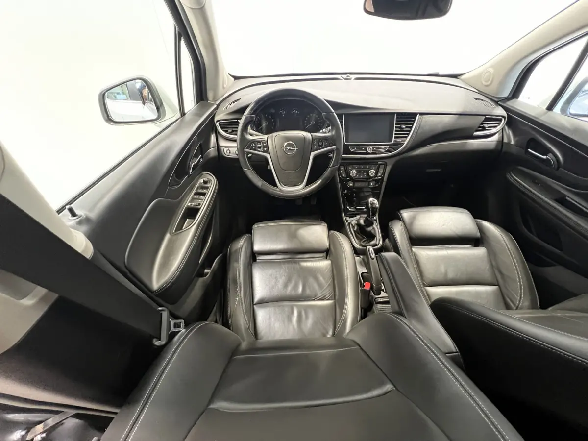 1.4 Turbo Black Edition | Navigatie/Android/Apple Carplay | Stoel + Stuur verw. | Comfortstoelen Leder | Schuifdak | LMV 18" | Cruise Control | DAB | PDC V+A | Camera | Climate Control