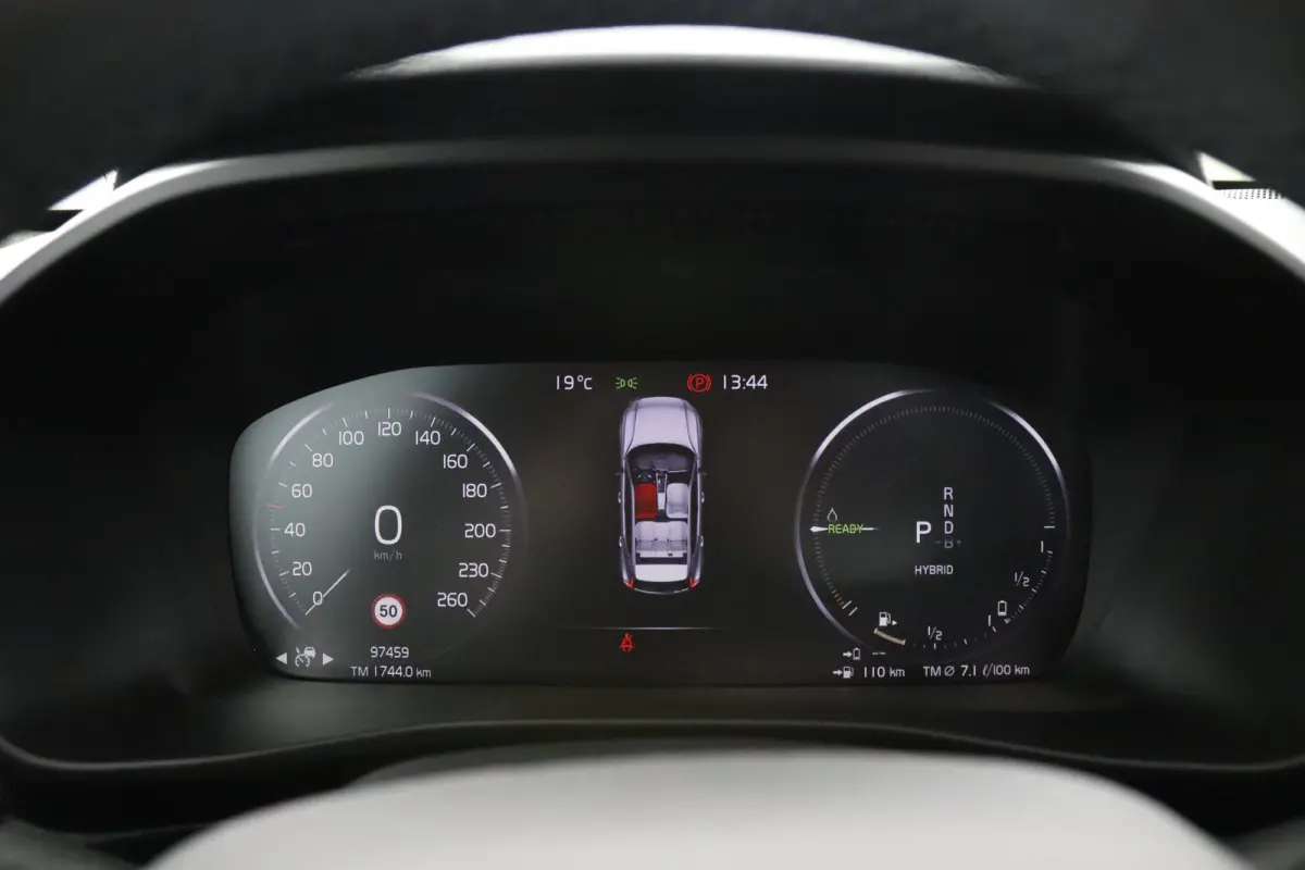 T4 R-Design | Panoramadak | Harman Kardon | 360 Camera | Elektrische stoelen | Adaptieve cruise control | BLIS |