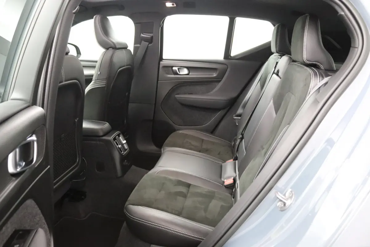 T4 R-Design | Panoramadak | Harman Kardon | 360 Camera | Elektrische stoelen | Adaptieve cruise control | BLIS |