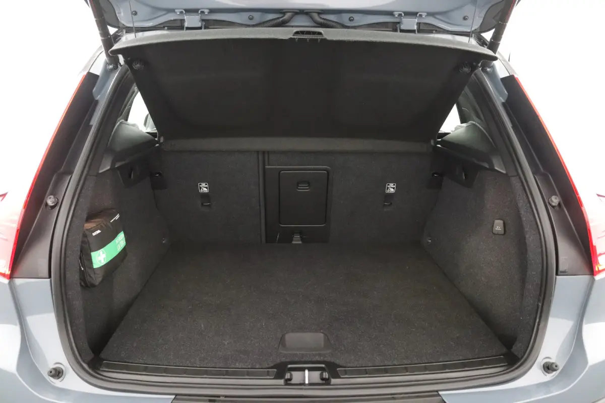 T4 R-Design | Panoramadak | Harman Kardon | 360 Camera | Elektrische stoelen | Adaptieve cruise control | BLIS |