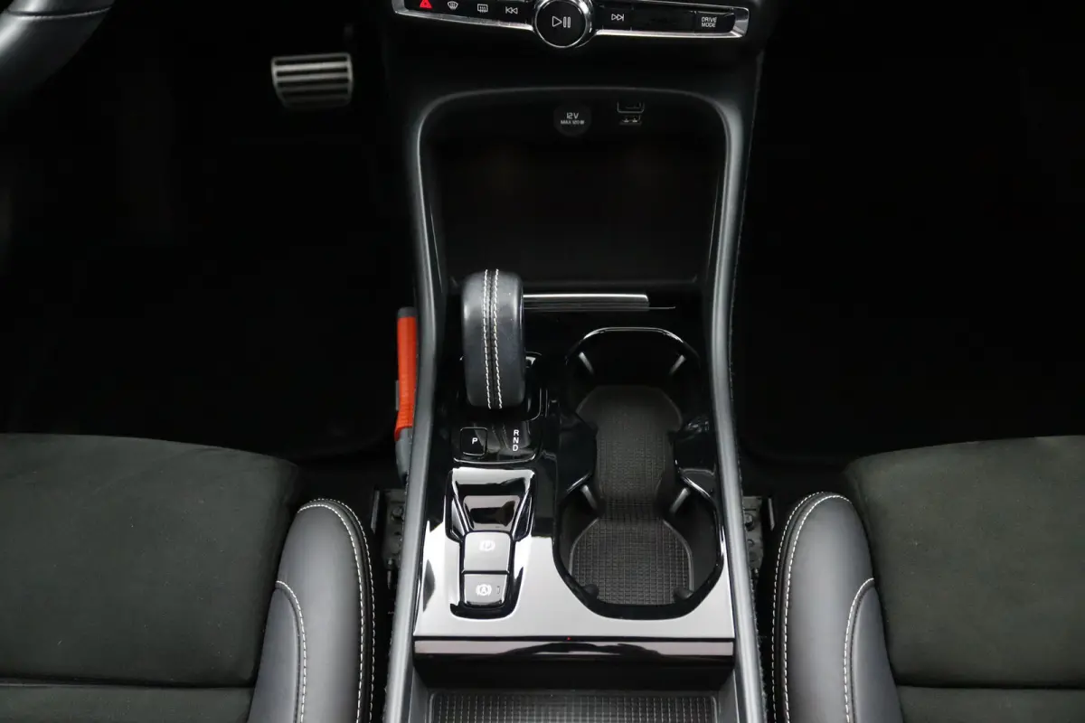 T4 R-Design | Panoramadak | Harman Kardon | 360 Camera | Elektrische stoelen | Adaptieve cruise control | BLIS |