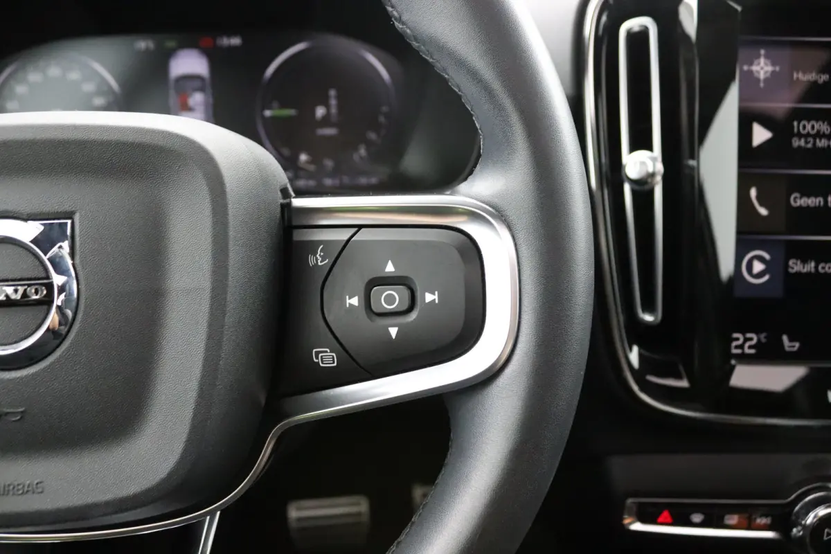 T4 R-Design | Panoramadak | Harman Kardon | 360 Camera | Elektrische stoelen | Adaptieve cruise control | BLIS |