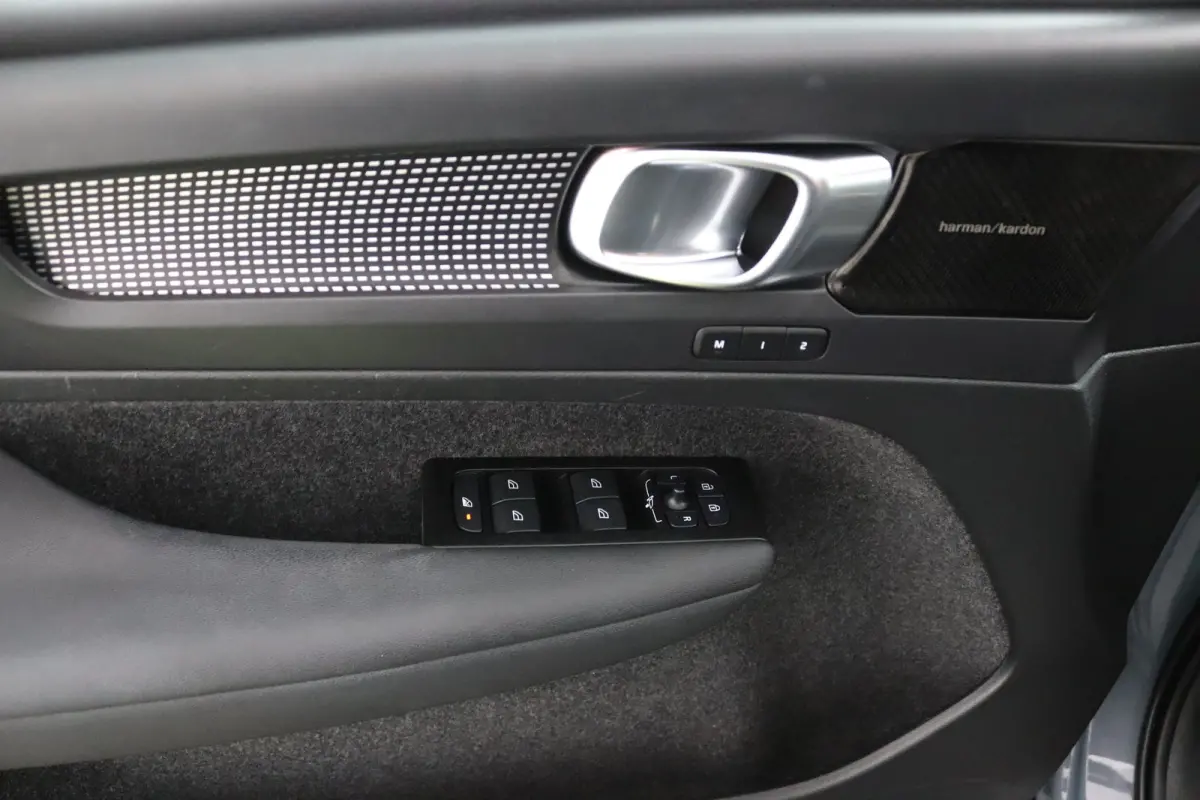 T4 R-Design | Panoramadak | Harman Kardon | 360 Camera | Elektrische stoelen | Adaptieve cruise control | BLIS |