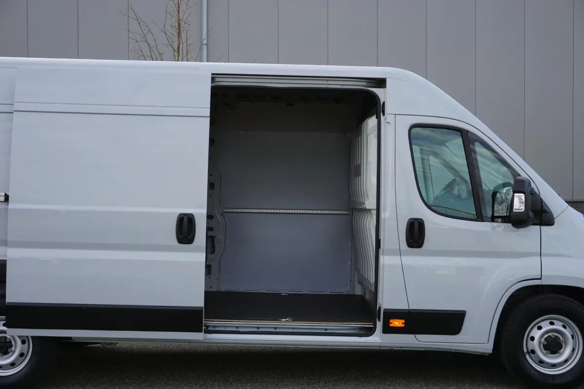 35H 2.2 MultiJet L4H2 180 pk |in topstaat |1e eigenaar |Grijs |Cruise |Climate control |Carplay |Trekhaak |Parkeersensoren |3500 KG |Mooie camperbasis