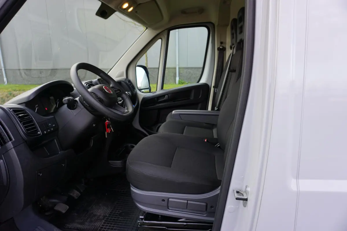 35H 2.2 MultiJet L4H2 180 pk |in topstaat |1e eigenaar |Grijs |Cruise |Climate control |Carplay |Trekhaak |Parkeersensoren |3500 KG |Mooie camperbasis