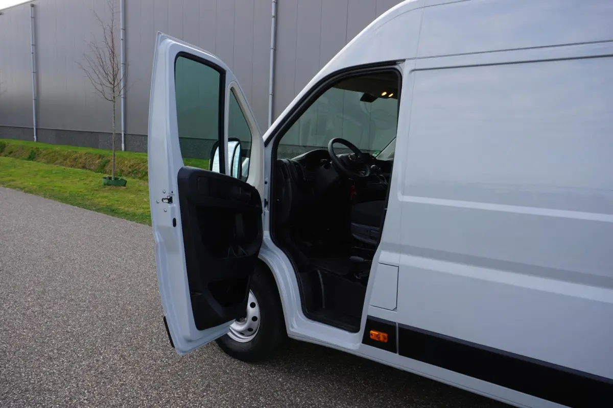 35H 2.2 MultiJet L4H2 180 pk |in topstaat |1e eigenaar |Grijs |Cruise |Climate control |Carplay |Trekhaak |Parkeersensoren |3500 KG |Mooie camperbasis