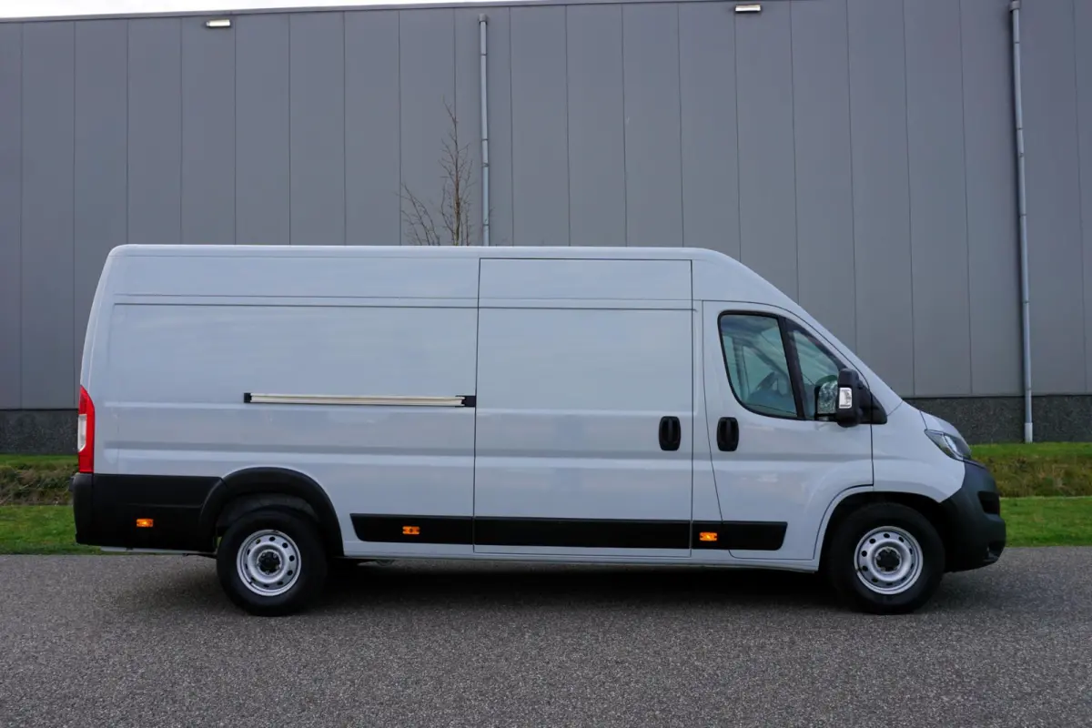 35H 2.2 MultiJet L4H2 180 pk |in topstaat |1e eigenaar |Grijs |Cruise |Climate control |Carplay |Trekhaak |Parkeersensoren |3500 KG |Mooie camperbasis