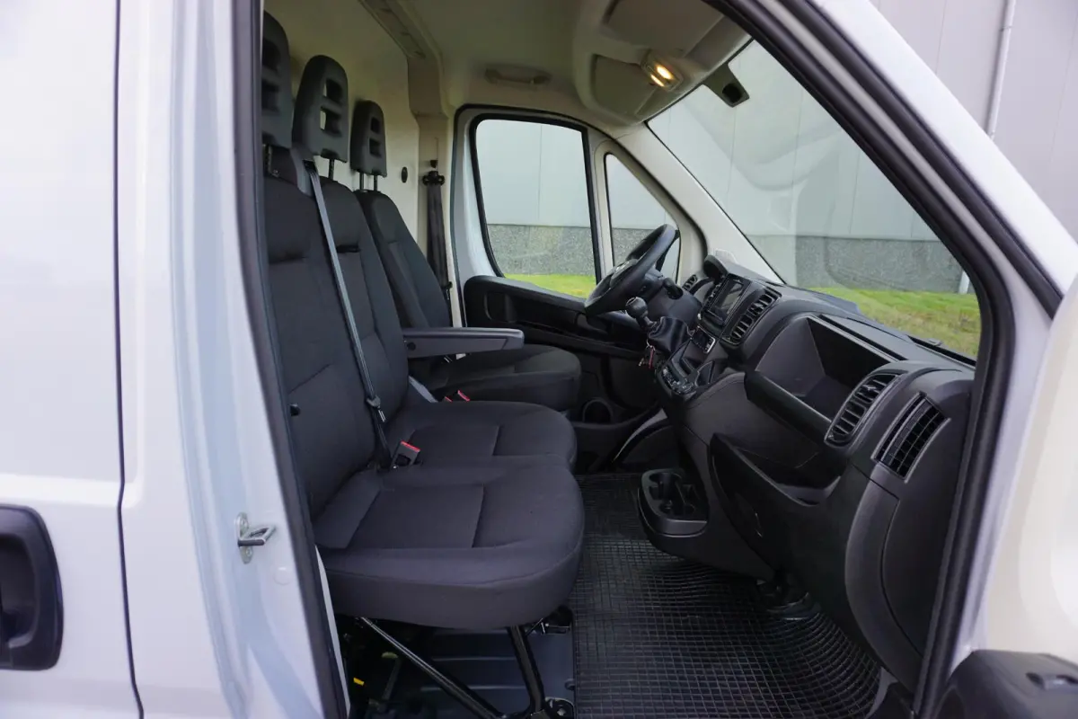 35H 2.2 MultiJet L4H2 180 pk |in topstaat |1e eigenaar |Grijs |Cruise |Climate control |Carplay |Trekhaak |Parkeersensoren |3500 KG |Mooie camperbasis