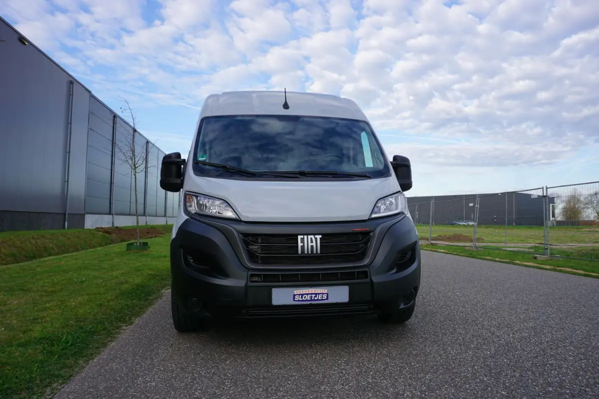 35H 2.2 MultiJet L4H2 180 pk |in topstaat |1e eigenaar |Grijs |Cruise |Climate control |Carplay |Trekhaak |Parkeersensoren |3500 KG |Mooie camperbasis