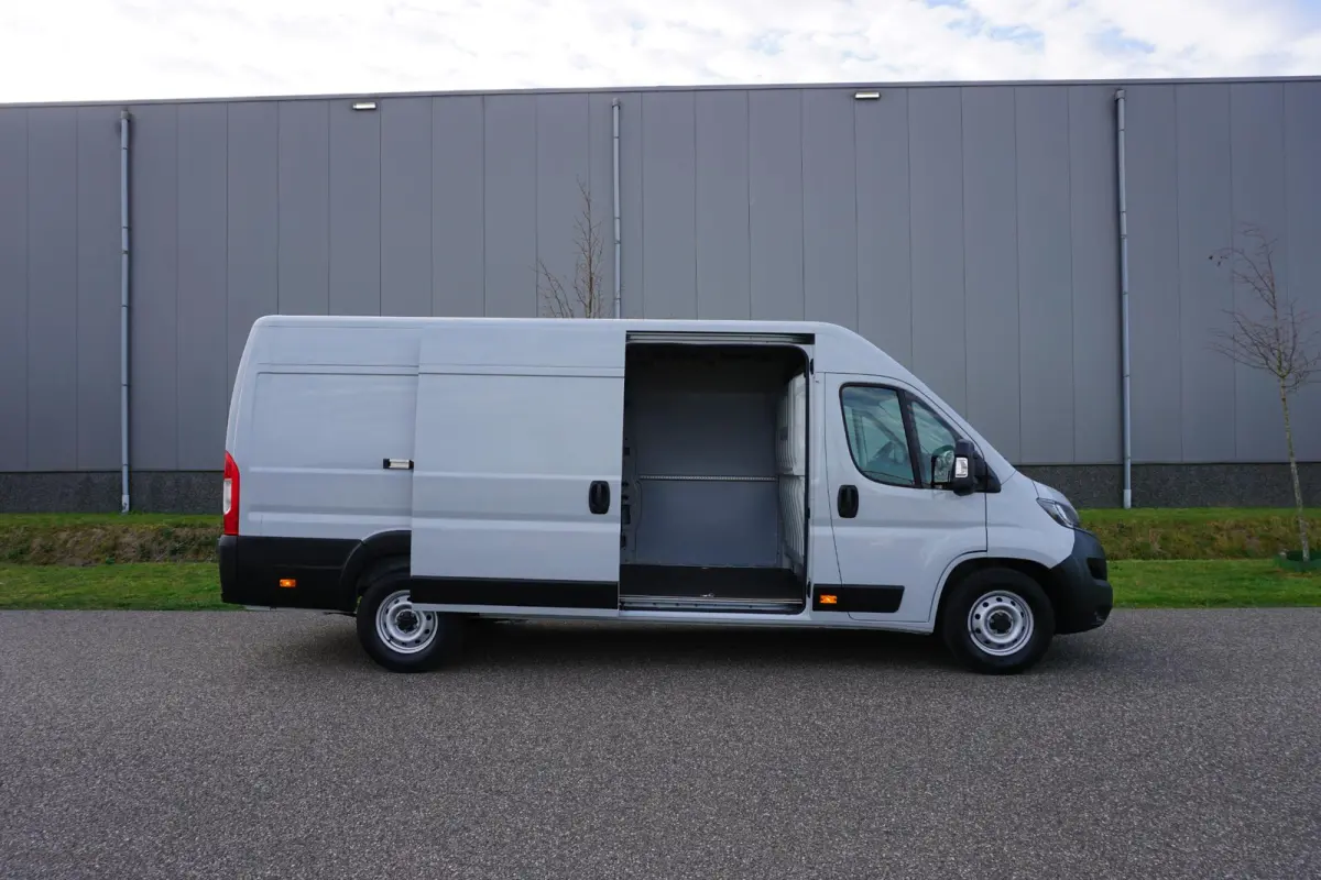 35H 2.2 MultiJet L4H2 180 pk |in topstaat |1e eigenaar |Grijs |Cruise |Climate control |Carplay |Trekhaak |Parkeersensoren |3500 KG |Mooie camperbasis
