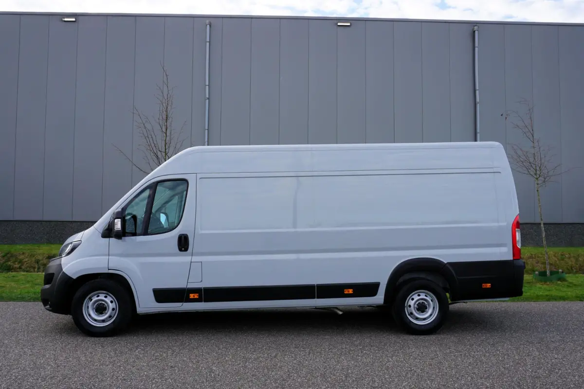 35H 2.2 MultiJet L4H2 180 pk |in topstaat |1e eigenaar |Grijs |Cruise |Climate control |Carplay |Trekhaak |Parkeersensoren |3500 KG |Mooie camperbasis
