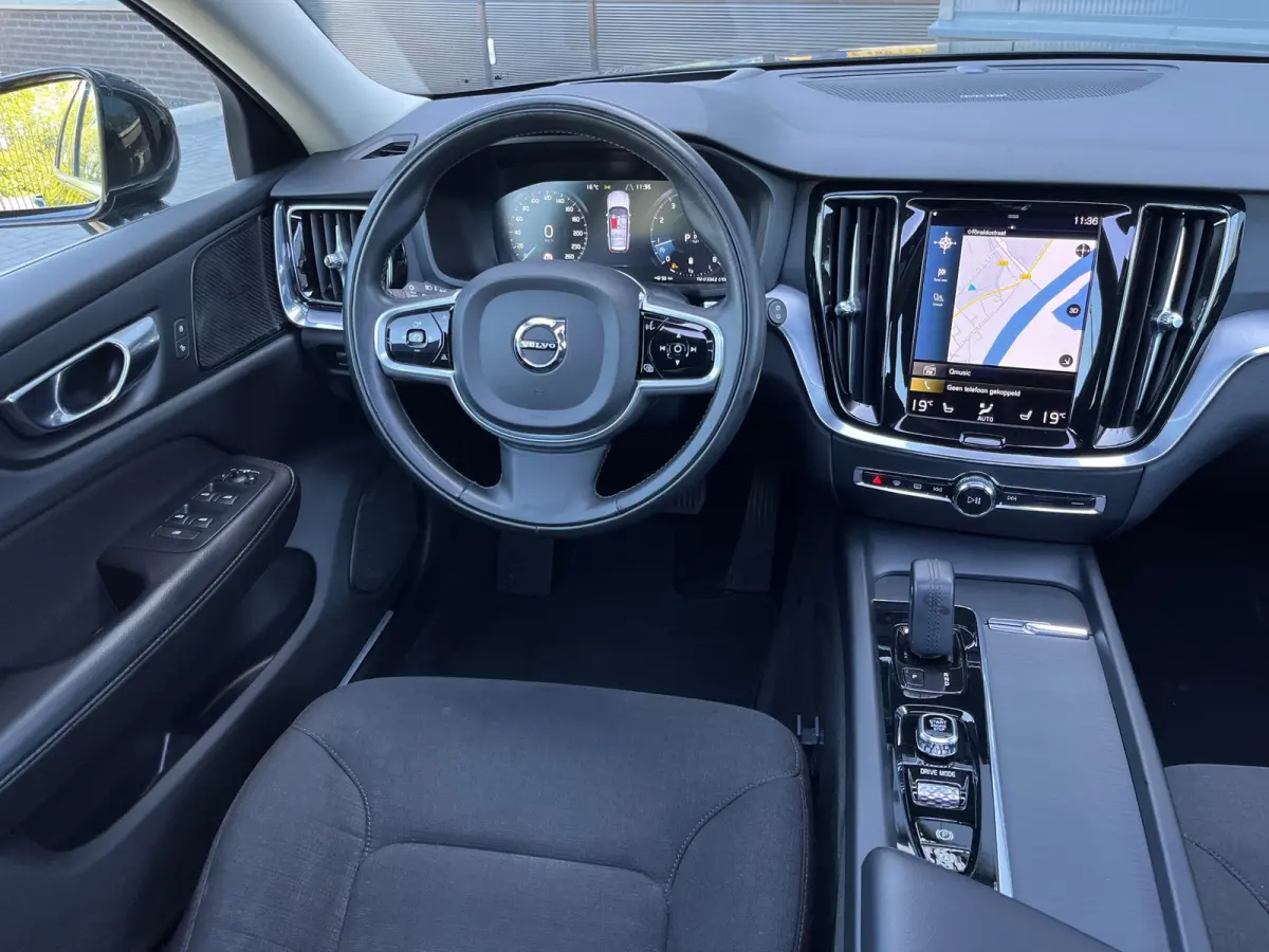 2.0 B3 Business Pro NL.Auto/Panoramadak/Elc. Trekhaak/Harman-Kardon/Camera/1Ste Eigenaar/Dealer onderhouden