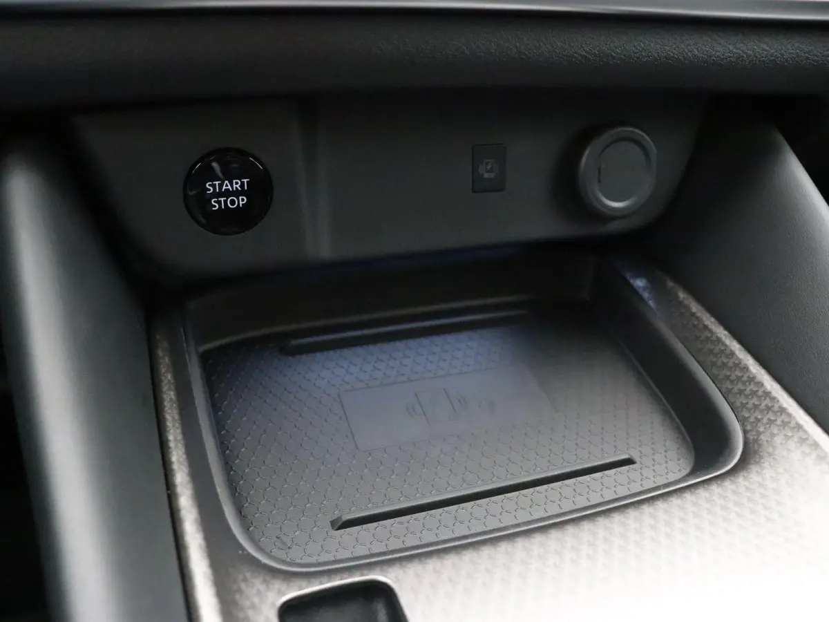 1.5 e-Power N-Connecta | Head-up Display | Stoel, stuur, voorruitverwarming | Elektrische Achterklep | All Season Banden |