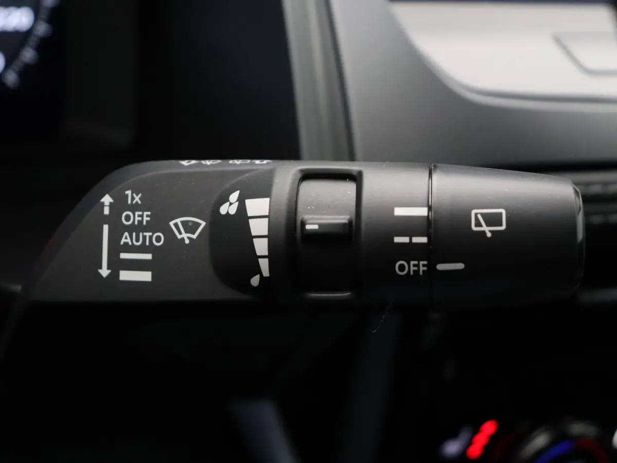 1.5 e-Power N-Connecta | Head-up Display | Stoel, stuur, voorruitverwarming | Elektrische Achterklep | All Season Banden |