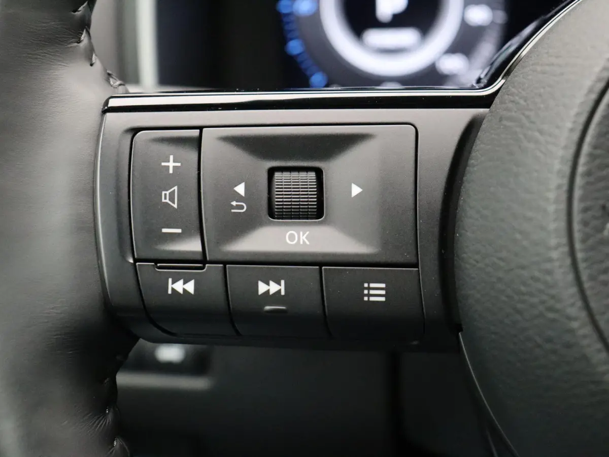 1.5 e-Power N-Connecta | Head-up Display | Stoel, stuur, voorruitverwarming | Elektrische Achterklep | All Season Banden |