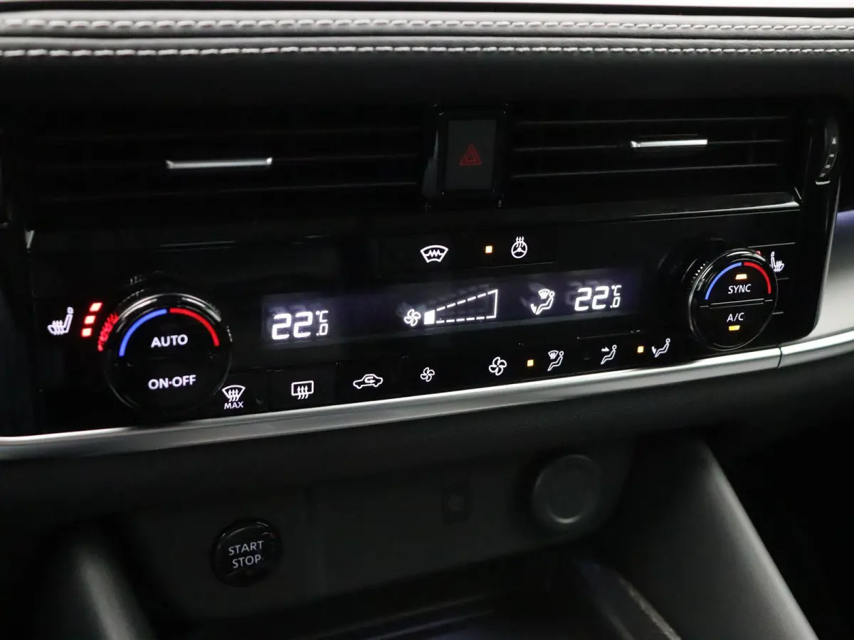 1.5 e-Power N-Connecta | Head-up Display | Stoel, stuur, voorruitverwarming | Elektrische Achterklep | All Season Banden |