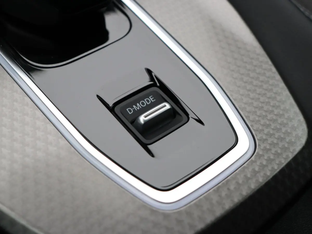 1.5 e-Power N-Connecta | Head-up Display | Stoel, stuur, voorruitverwarming | Elektrische Achterklep | All Season Banden |