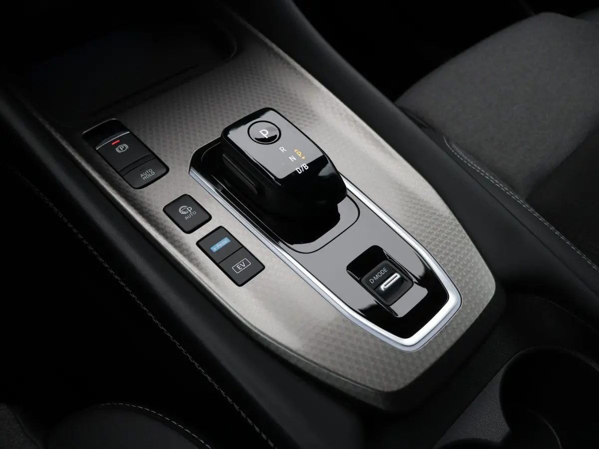 1.5 e-Power N-Connecta | Head-up Display | Stoel, stuur, voorruitverwarming | Elektrische Achterklep | All Season Banden |