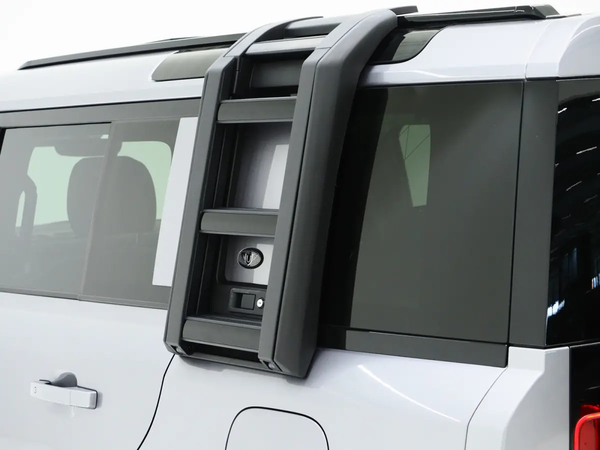 2.0 P400e Urban Look | Panoramadak | Explorer Pack | Sidesteps | Meridian | 360 | Keyless | Trekhaak