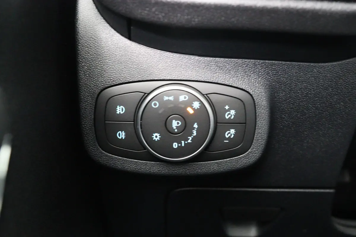 1.0 EcoBoost Titanium | Automaat! | Dealer Onderhouden! | Navi By App | Parkeersensoren | Cruise Control | Clima | Lichtmetalen Velgen