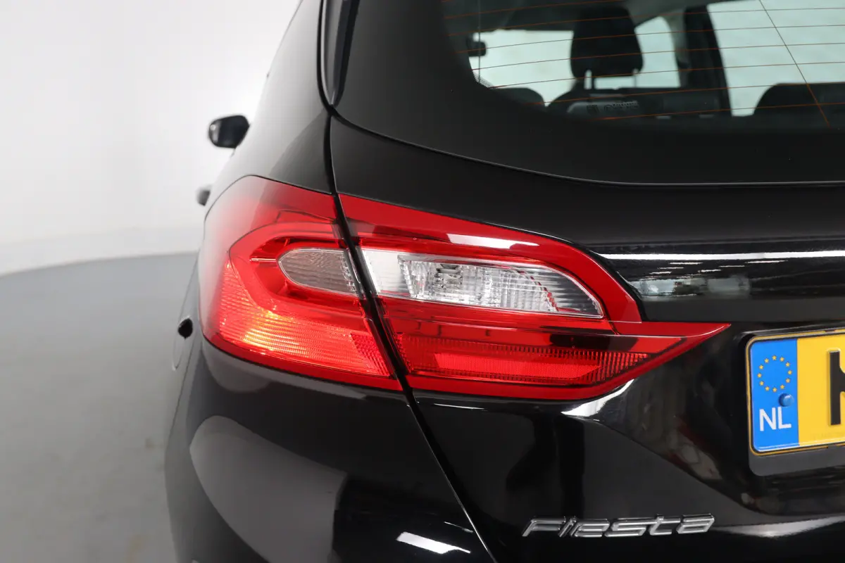 1.0 EcoBoost Titanium | Automaat! | Dealer Onderhouden! | Navi By App | Parkeersensoren | Cruise Control | Clima | Lichtmetalen Velgen