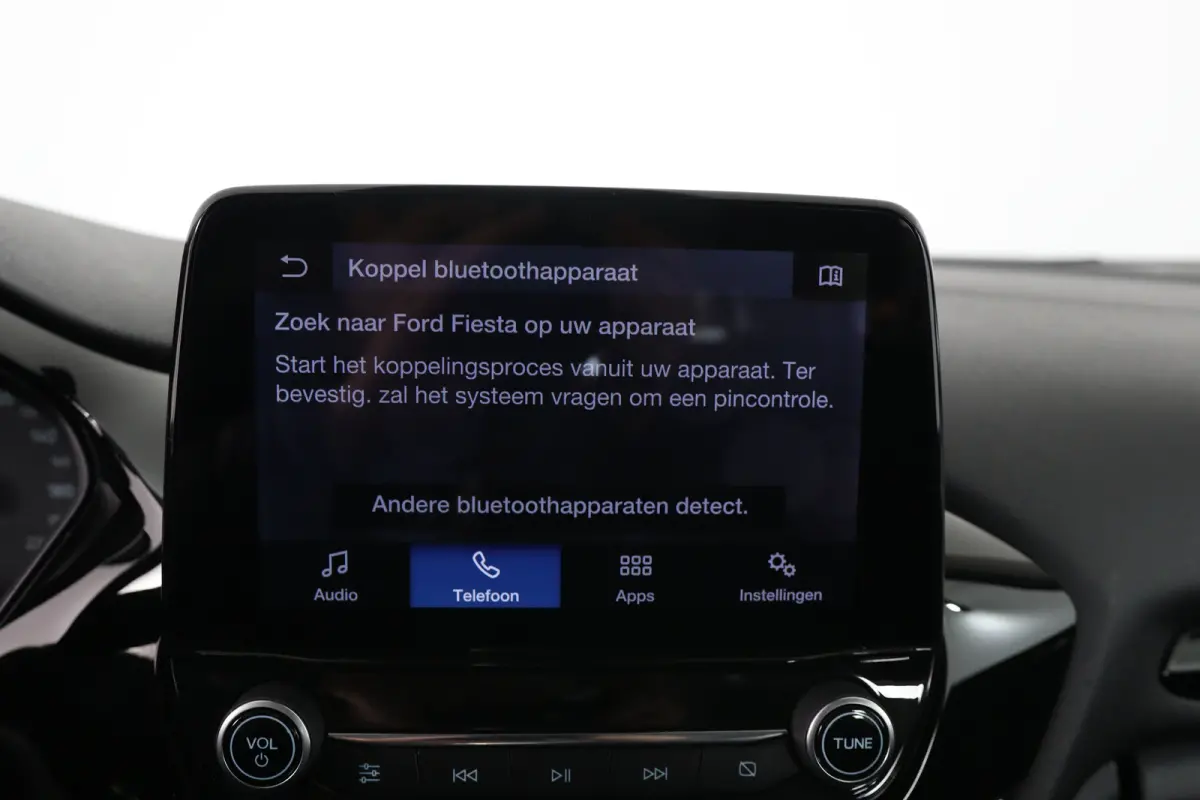 1.0 EcoBoost Titanium | Automaat! | Dealer Onderhouden! | Navi By App | Parkeersensoren | Cruise Control | Clima | Lichtmetalen Velgen