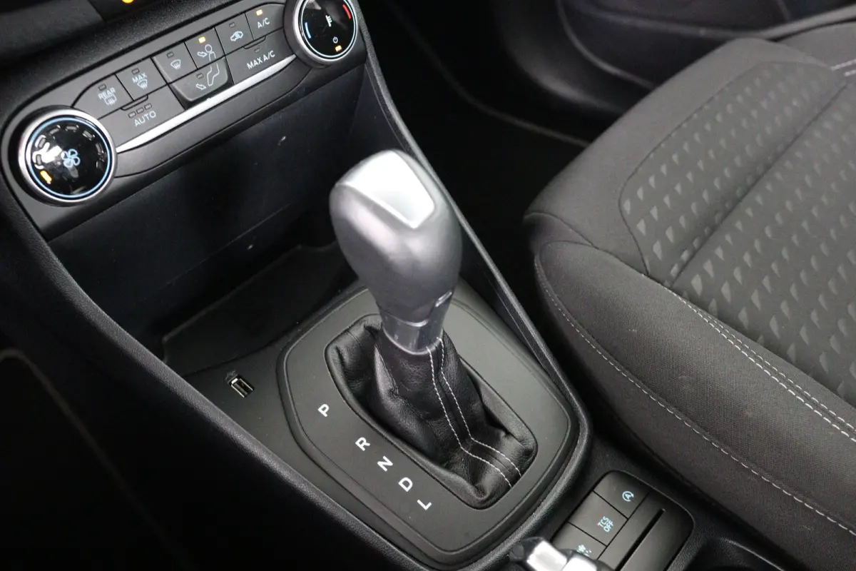 1.0 EcoBoost Titanium | Automaat! | Dealer Onderhouden! | Navi By App | Parkeersensoren | Cruise Control | Clima | Lichtmetalen Velgen