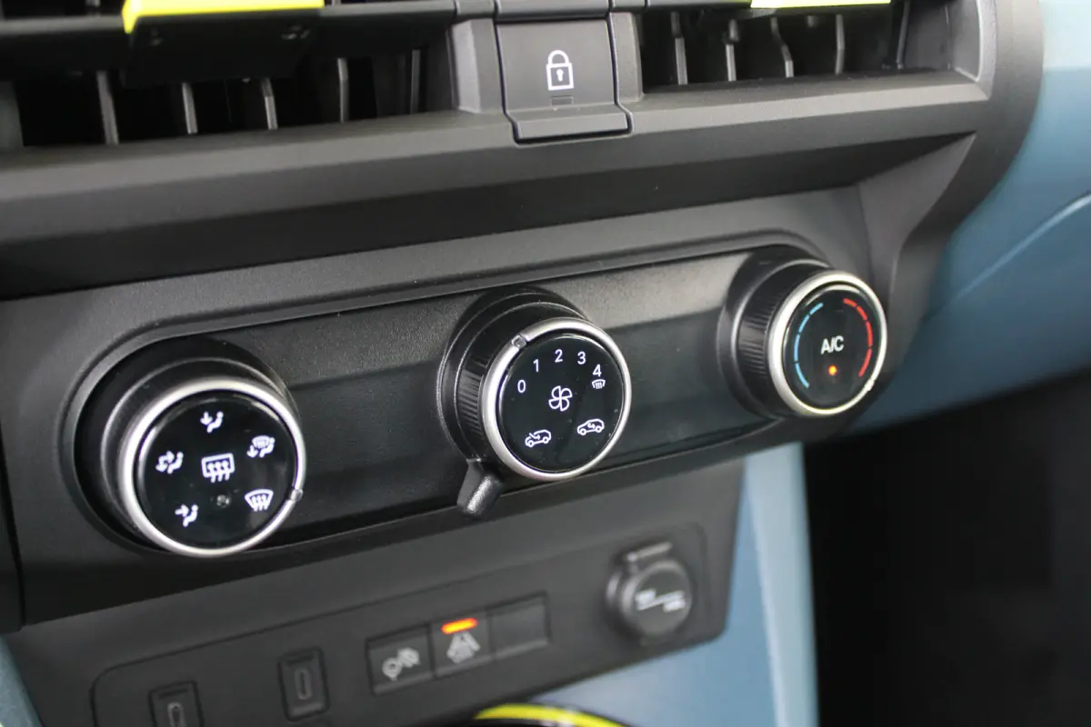 1.2 Hybrid ICON | 8 jaar garantie | Parkeersensoren Achter | Cruise control | Led verlichting
