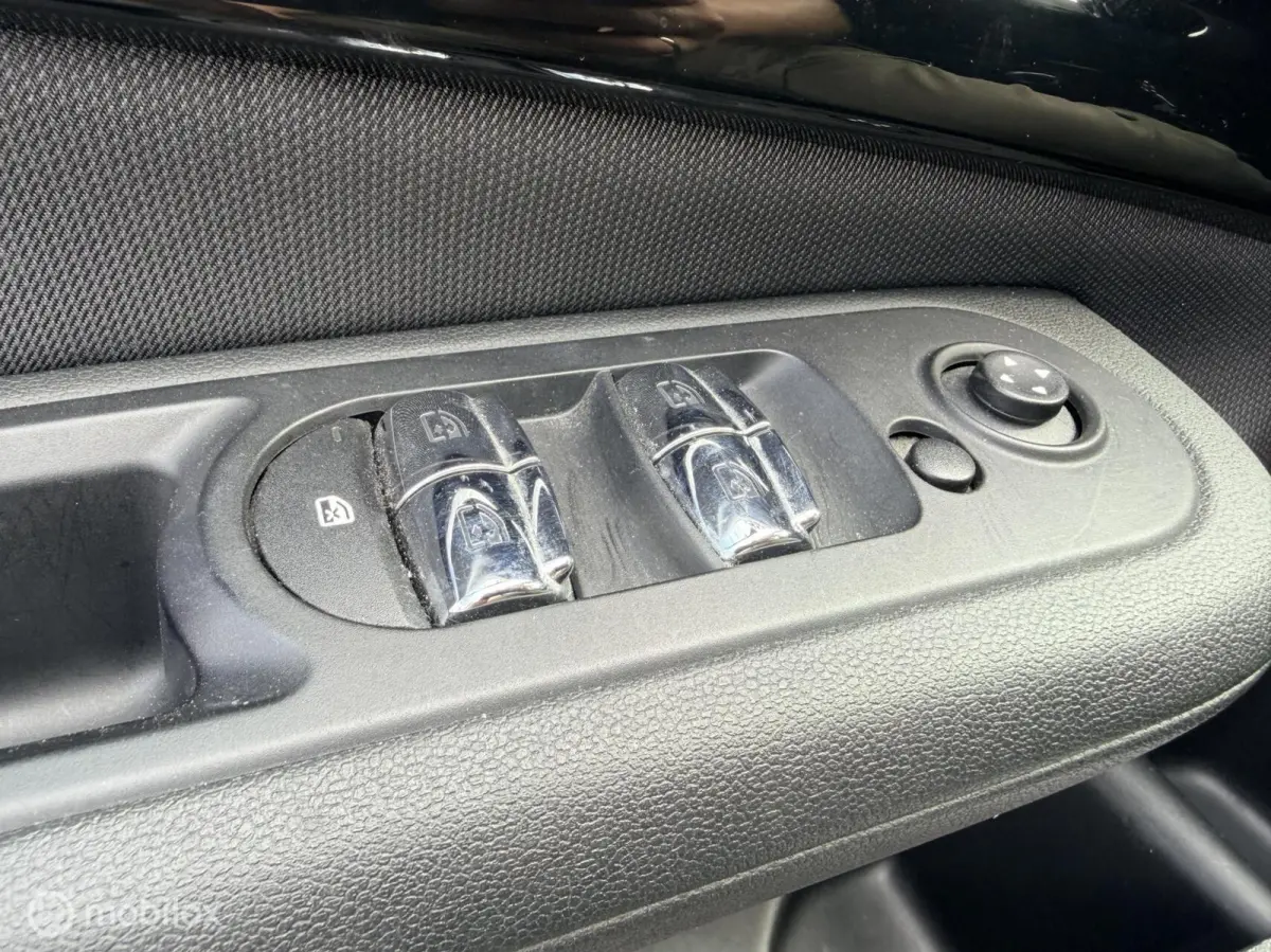 1.5 Cooper Serious Business Clima Navi trekhaak