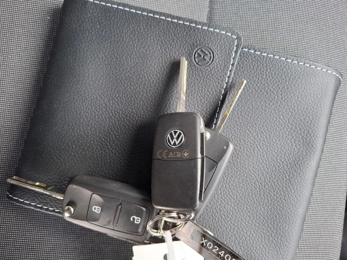 2.0 TDI L1H1 Highline AIRCO / TREKHAAK / 3 ZITS / EURO 6 / N.A.P