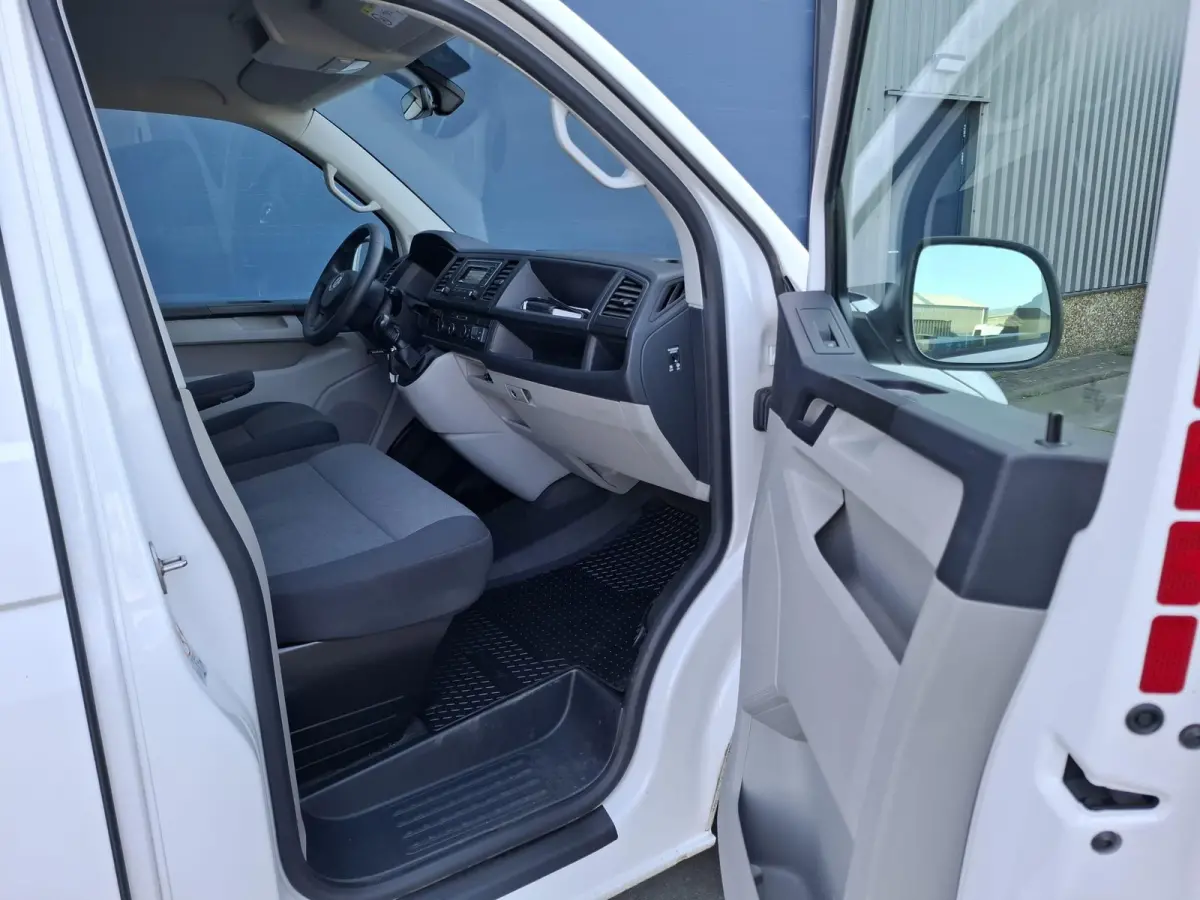 2.0 TDI L1H1 Highline AIRCO / TREKHAAK / 3 ZITS / EURO 6 / N.A.P