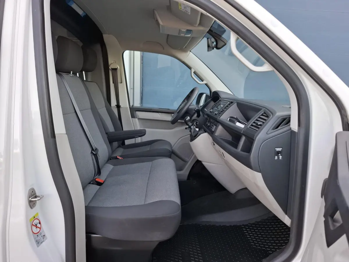 2.0 TDI L1H1 Highline AIRCO / TREKHAAK / 3 ZITS / EURO 6 / N.A.P