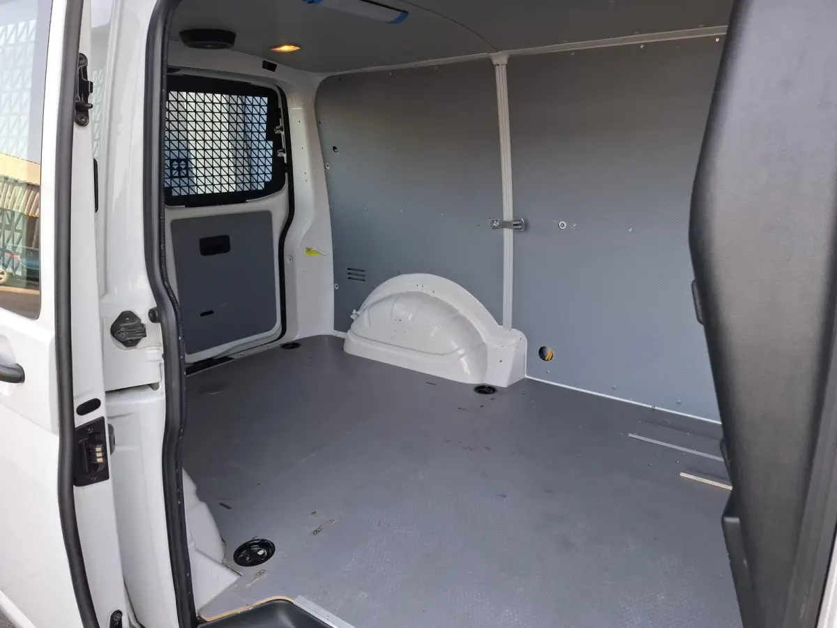 2.0 TDI L1H1 Highline AIRCO / TREKHAAK / 3 ZITS / EURO 6 / N.A.P