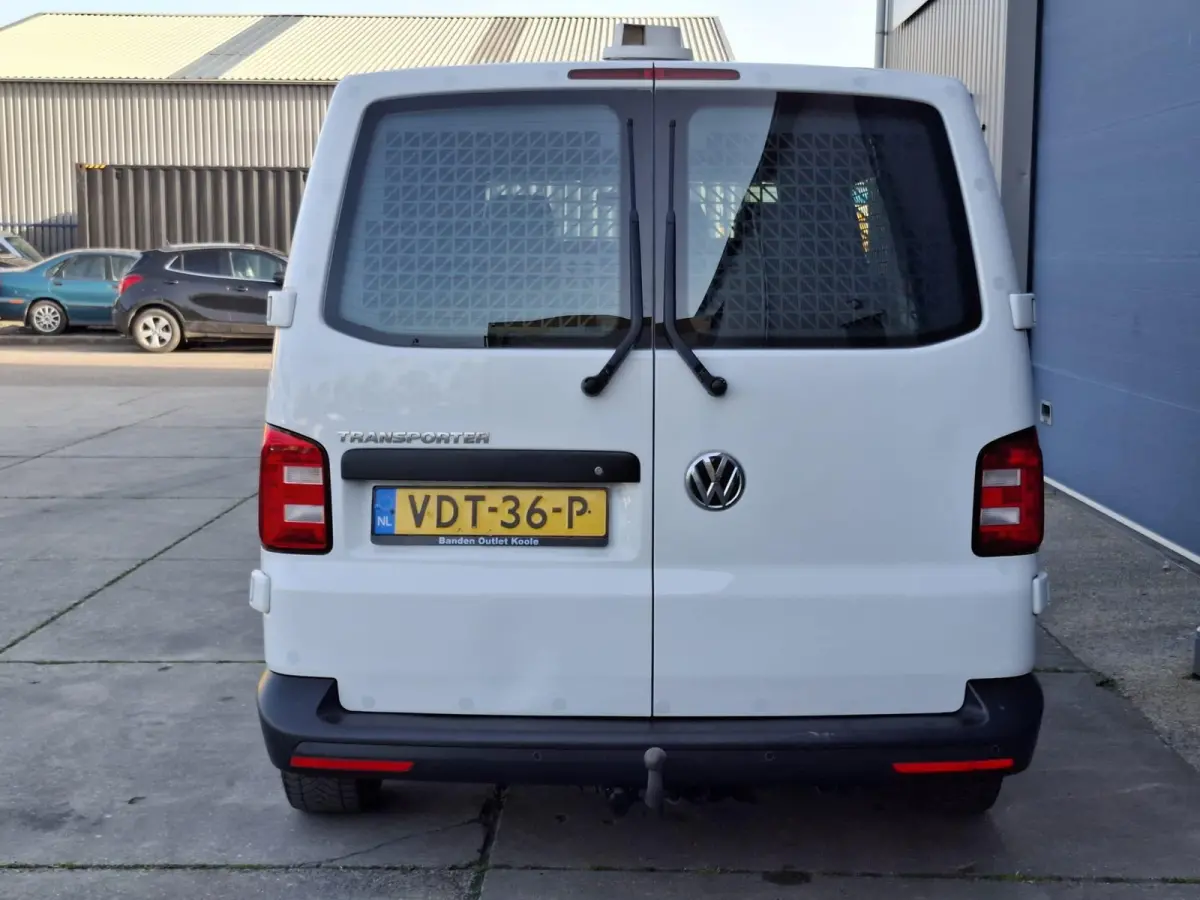 2.0 TDI L1H1 Highline AIRCO / TREKHAAK / 3 ZITS / EURO 6 / N.A.P