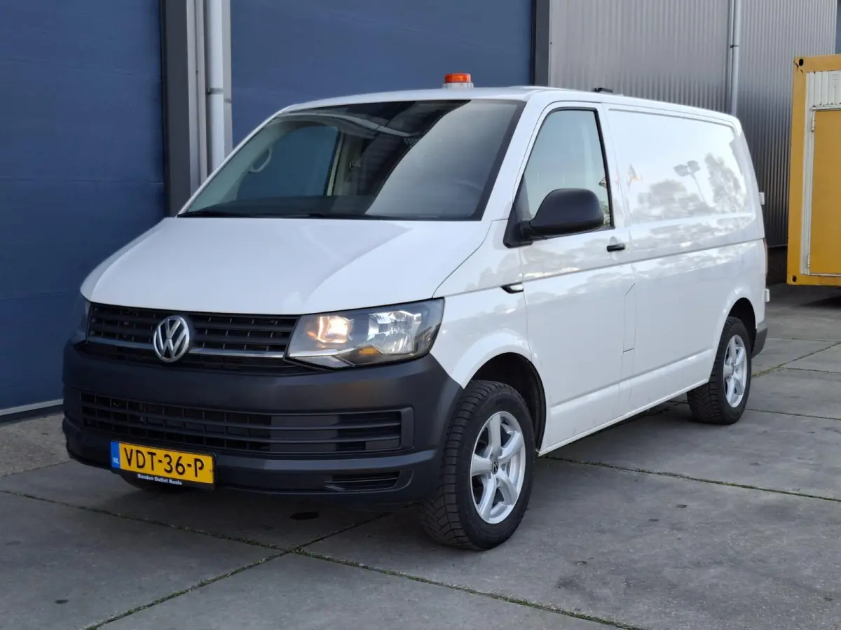 2.0 TDI L1H1 Highline AIRCO / TREKHAAK / 3 ZITS / EURO 6 / N.A.P