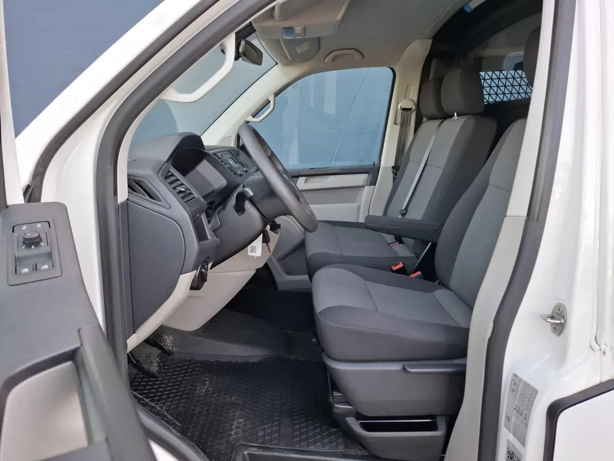 2.0 TDI L1H1 Highline AIRCO / TREKHAAK / 3 ZITS / EURO 6 / N.A.P