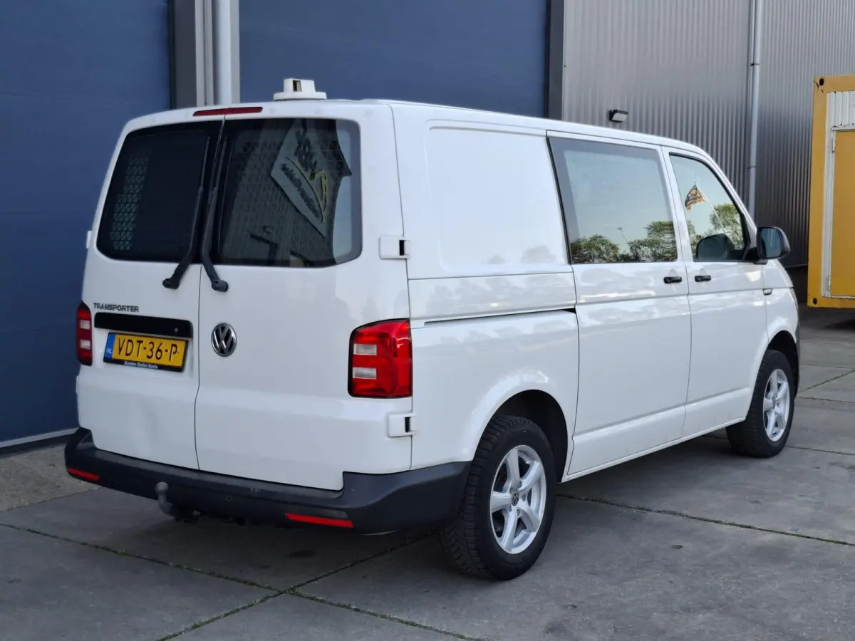 2.0 TDI L1H1 Highline AIRCO / TREKHAAK / 3 ZITS / EURO 6 / N.A.P