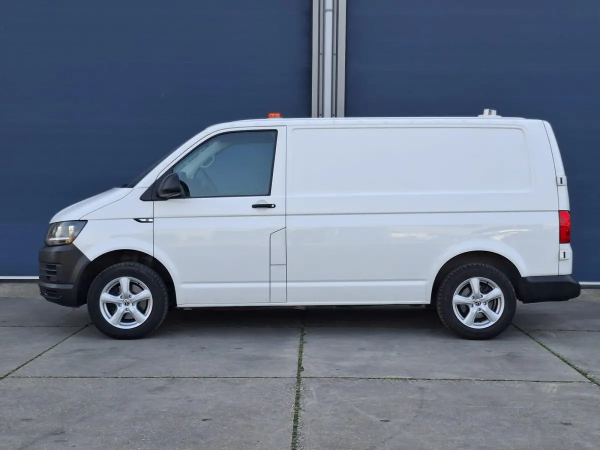2.0 TDI L1H1 Highline AIRCO / TREKHAAK / 3 ZITS / EURO 6 / N.A.P