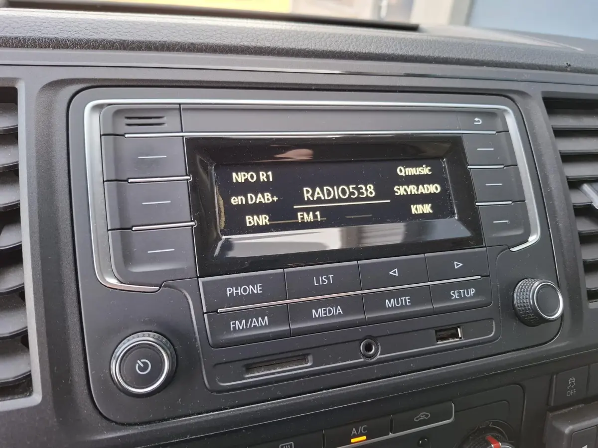 2.0 TDI L1H1 Highline AIRCO / TREKHAAK / 3 ZITS / EURO 6 / N.A.P