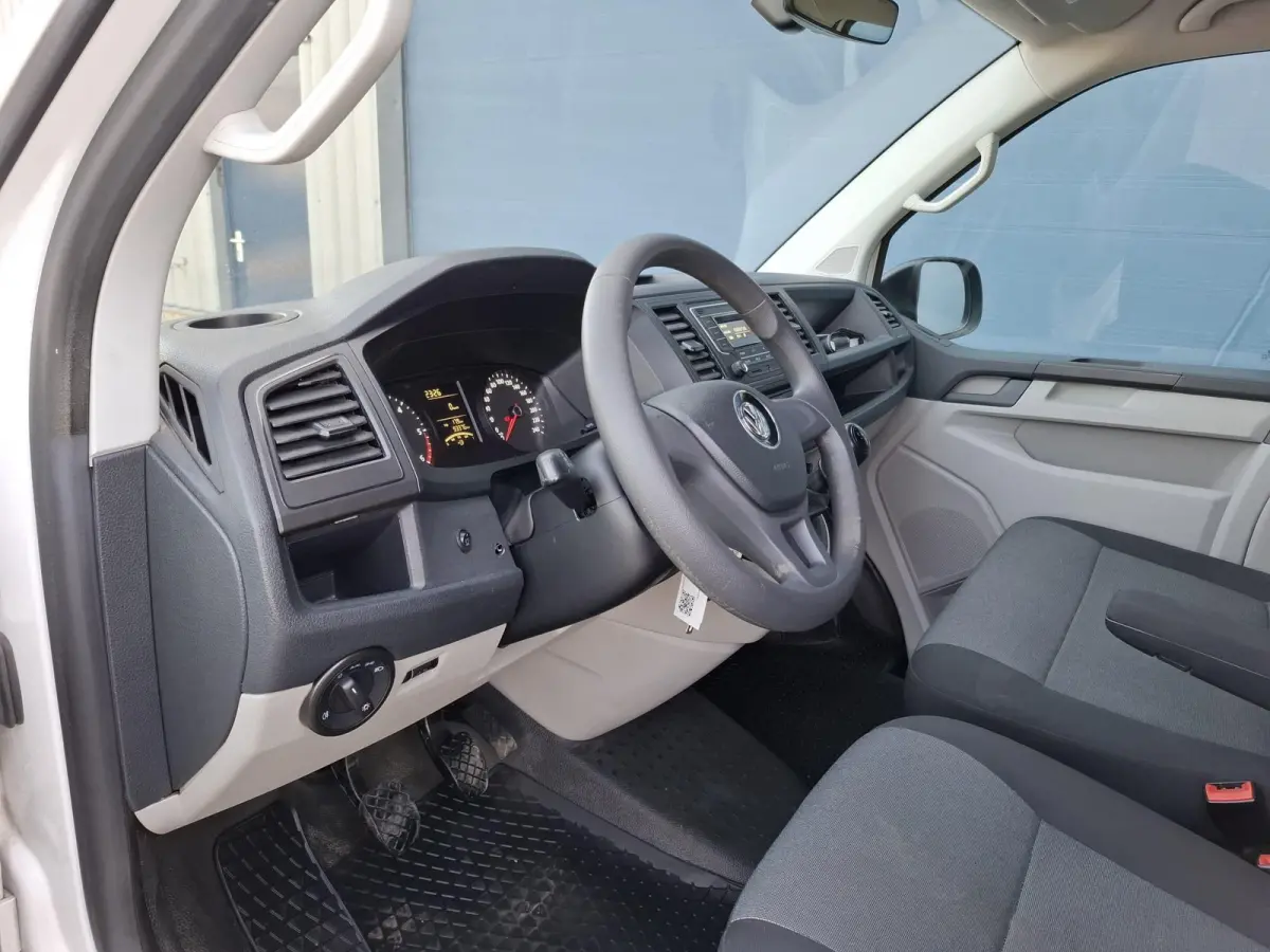 2.0 TDI L1H1 Highline AIRCO / TREKHAAK / 3 ZITS / EURO 6 / N.A.P