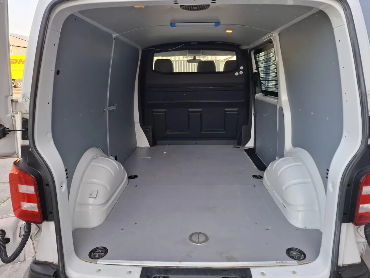 2.0 TDI L1H1 Highline AIRCO / TREKHAAK / 3 ZITS / EURO 6 / N.A.P